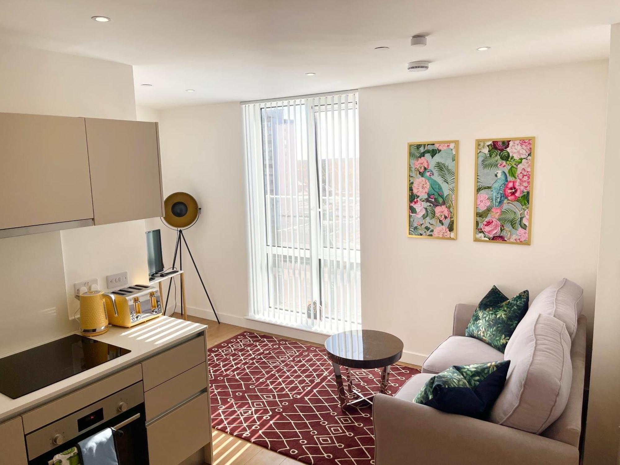 Urban Gateway Spacious Apartment With Free Parking Bracknell Exterior photo